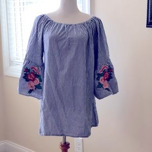 Great top for leggings!!